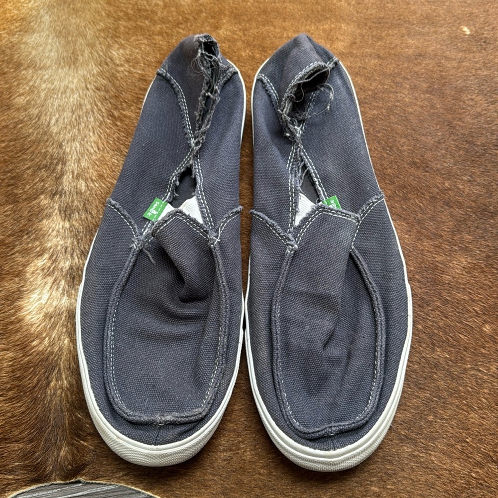 Sanuk sneakers